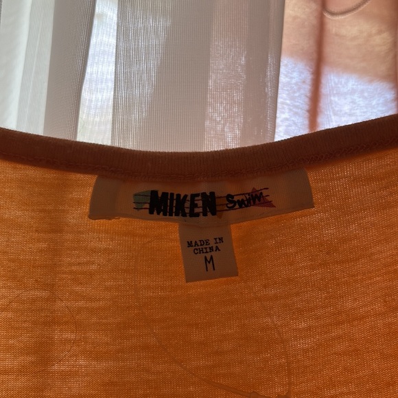 Medium Peach romper - Picture 3 of 4